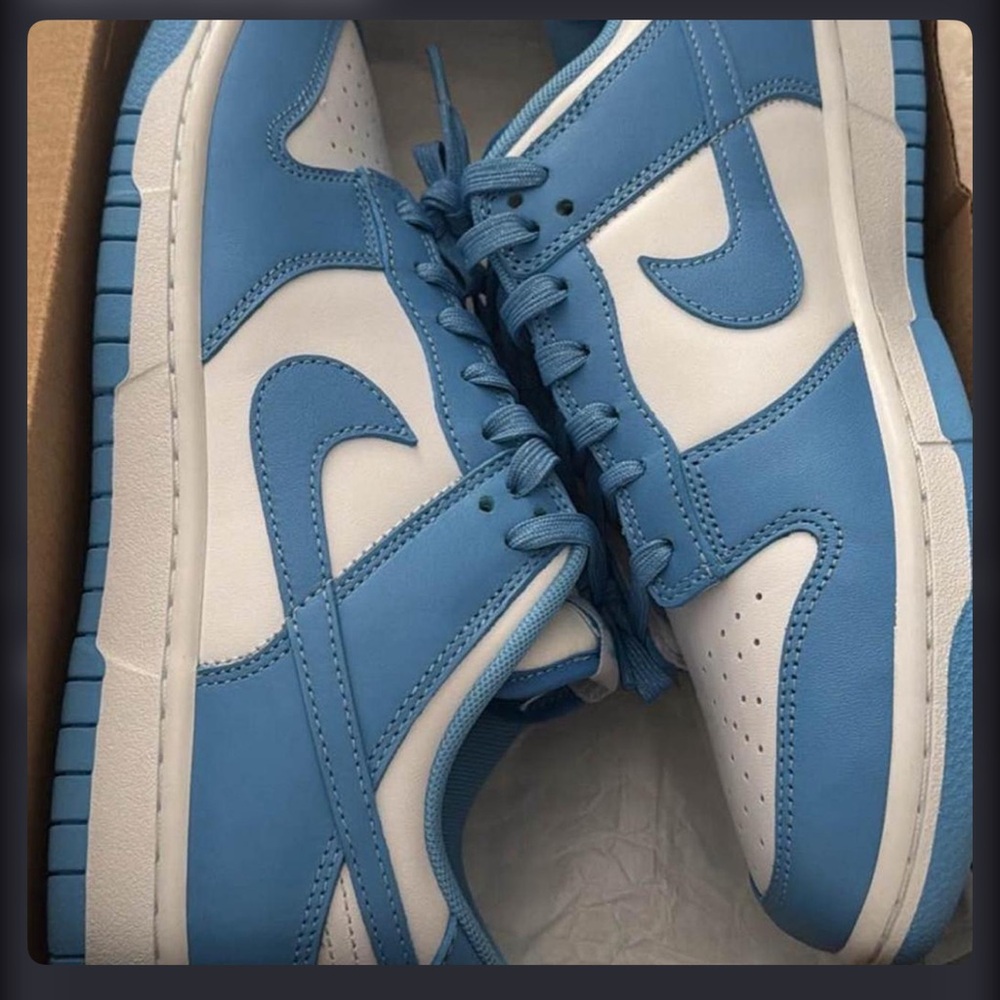 Nike Low-Top Blue and White Sneakers